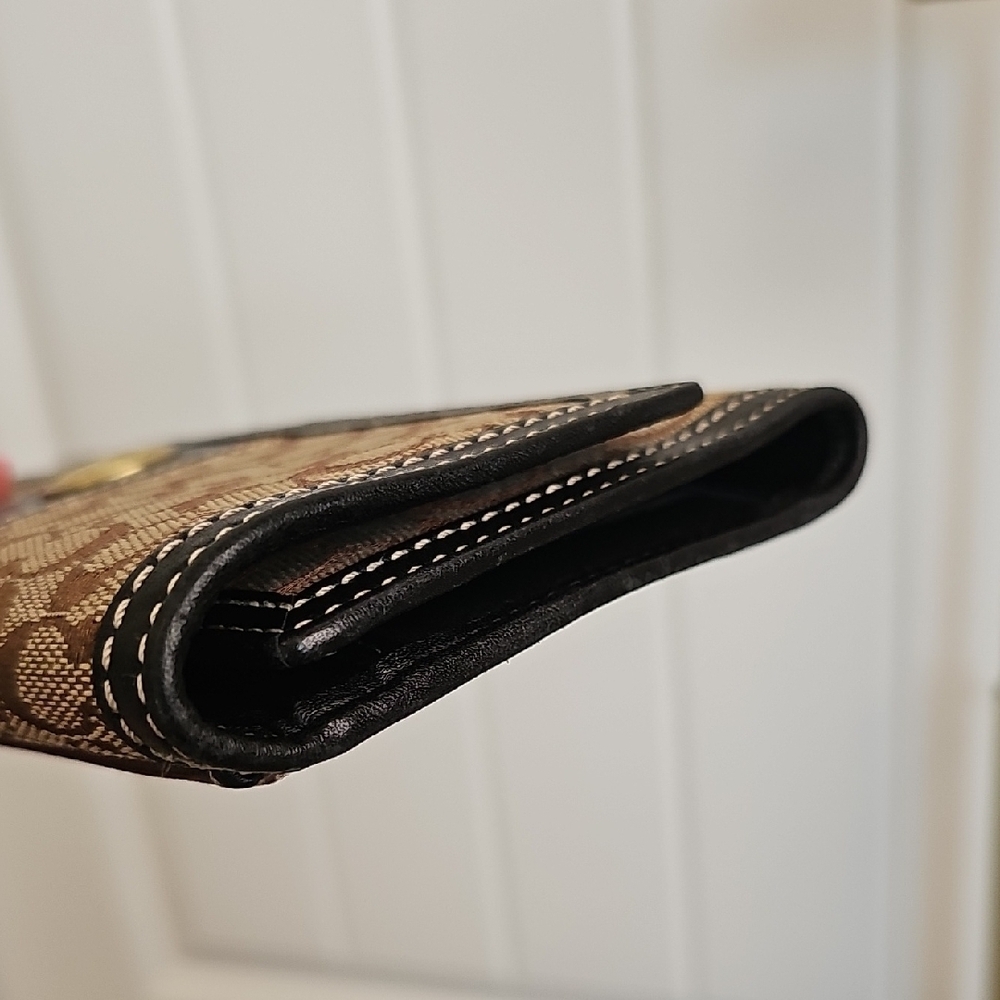 Coach Signature C Tri-Fold Walletv EUC - Picture 9 of 10